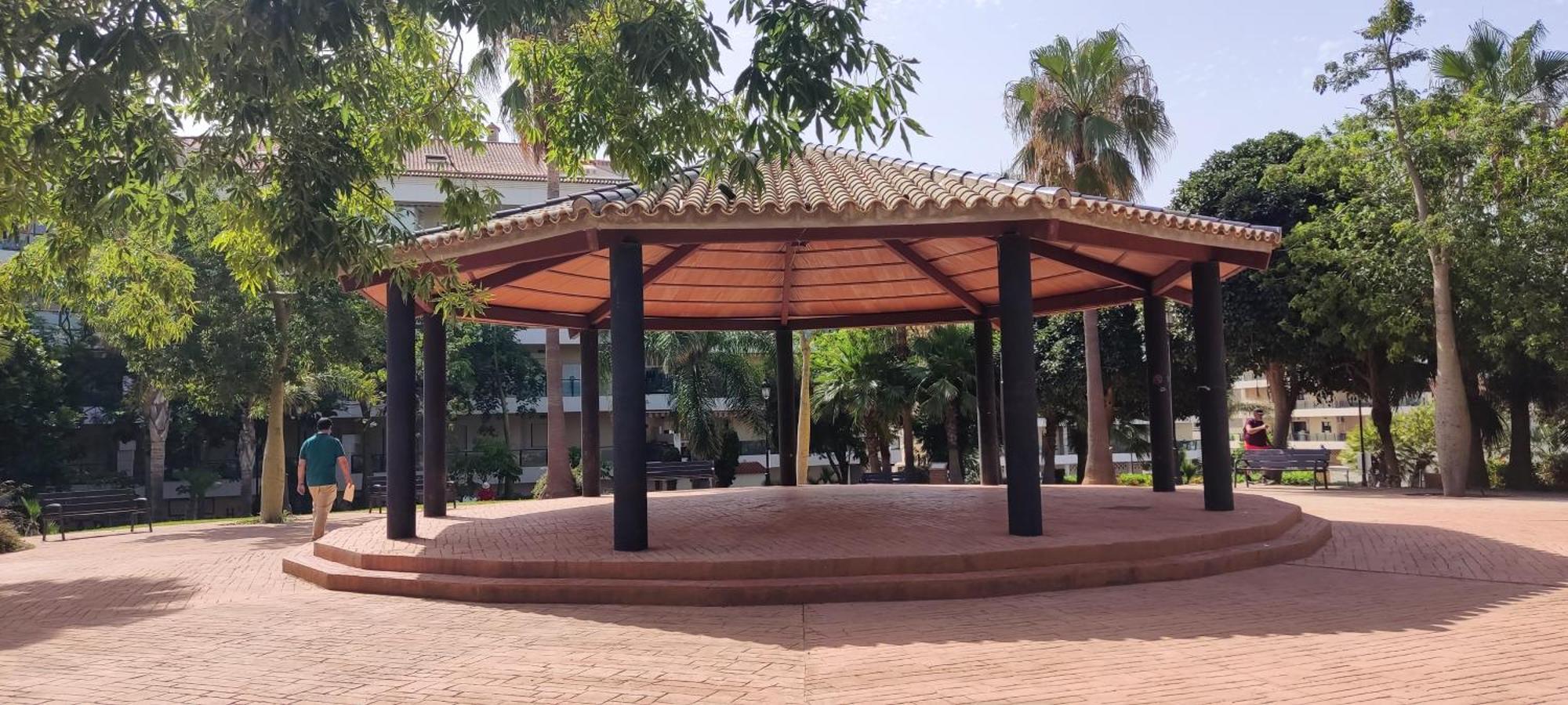 Atico - Centro De Sabinillas - Calle La Pasionaria - Сан-Луис-де-Сабинильяс Экстерьер фото